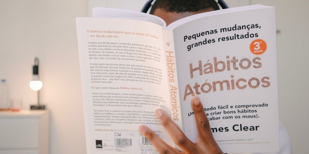 📓 Hábitos Atómicos 🚀 Este es uno de los libros más conocidos, ¡y